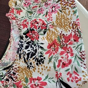 Floral Print Cap Sleeve Blouse in White and Pink